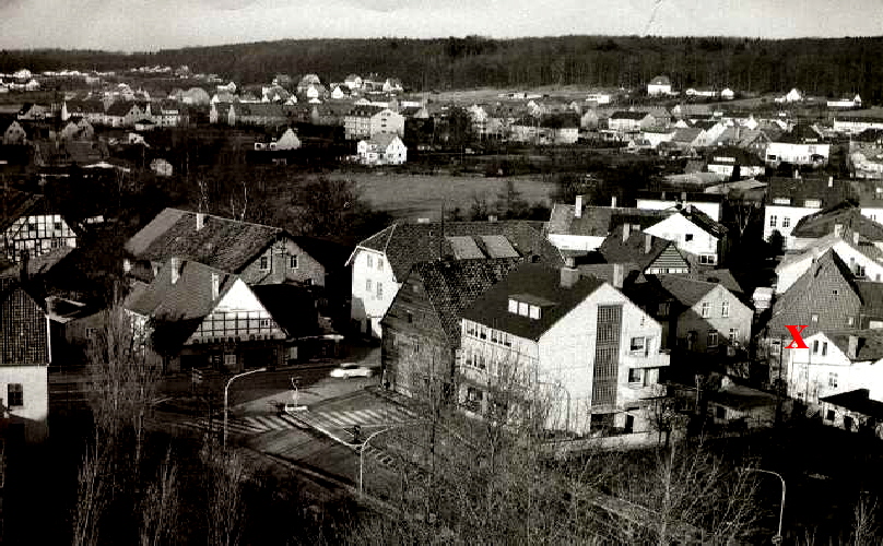 1961: Blick vom Turm Altrogge auf den Bereich Kirchhof, Ostmann, Brinkmann und Rest 