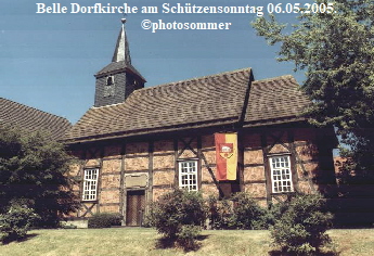 Belle Dorfkirche am Schützensonntag 06.05.2005.
©photosommer