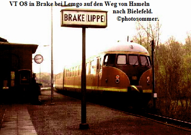 VT O8 in Brake bei Lemgo auf den Weg von Hameln 
                                                                       nach Bielefeld.
                                                                               photosommer.
