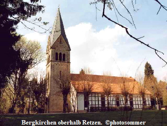 Bergkirchen oberhalb Retzen.  photosommer