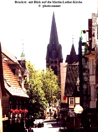 Bruchstr. mit Blick auf die Martin-Luther-Kirche.
    photosommer