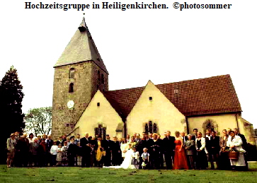 Hochzeitsgruppe in Heiligenkirchen.  photosommer