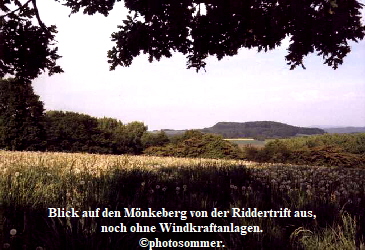 Blick auf den Mnkeberg von der Riddertrift aus,
noch ohne Windkraftanlagen.
photosommer.